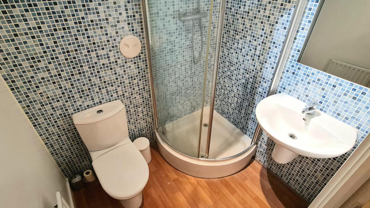 Lovely 3 Bedroom Apartment - Free Parking EDI Eksteriør billede